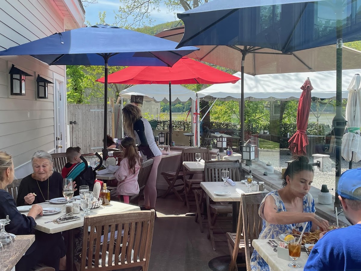 Riverview - Waterfront Dining in Cold Spring, NY | On The Water Restaurants